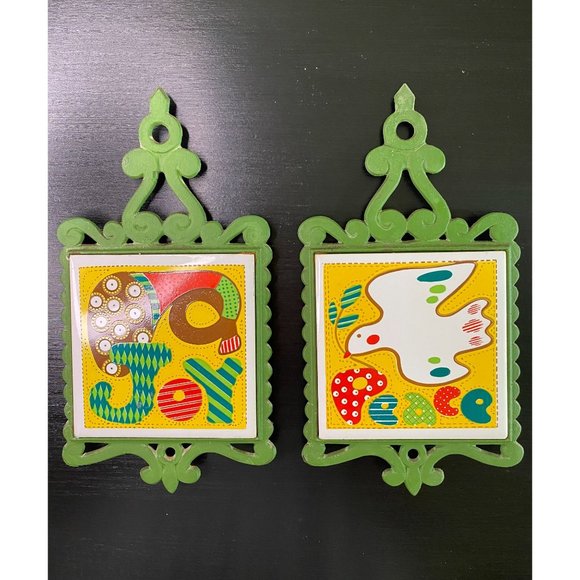 PRINCE TRIVET TILES - Set of 2 Vintage 70s Trivets Cast Iron Ceramic - Peace Joy - Picture 1 of 9